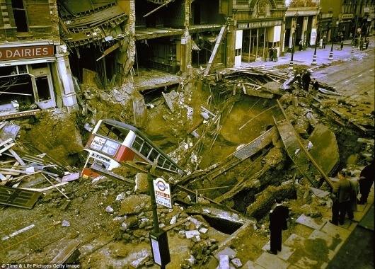 Colour pictures revealed of London blitz from Nazi bombers in World War II | Mail Online #london #wwii #bombing