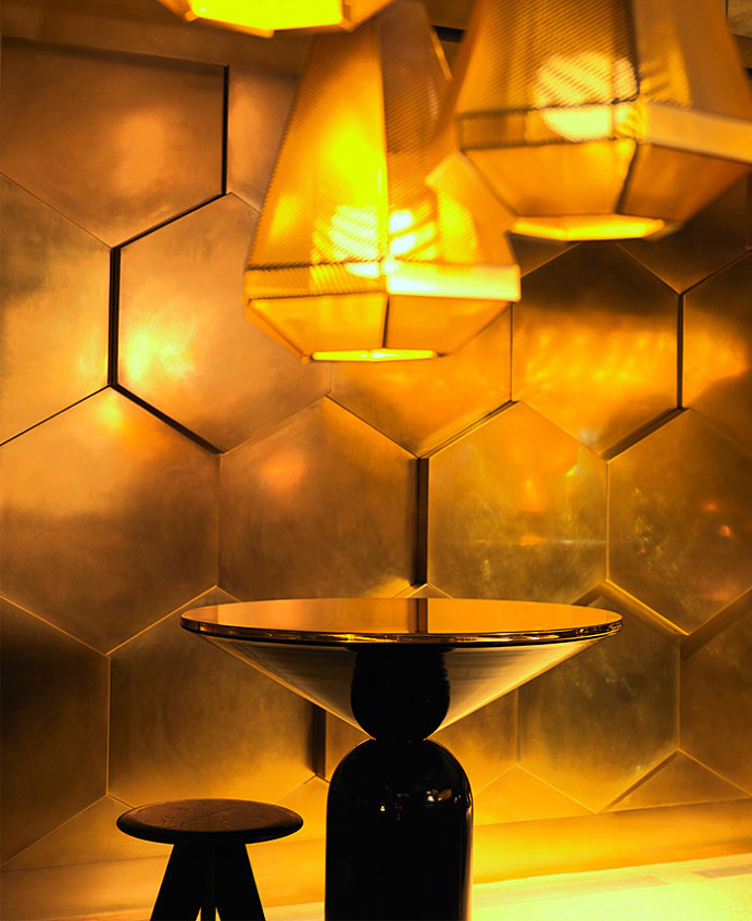 Restaurant with Parisian Chic Decorating - #decor, #interior, #restaurant