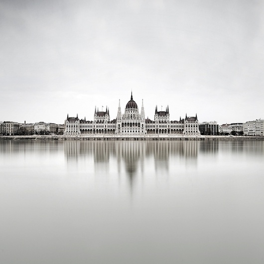 7135926feb5c6b9bc42409b8e66d0e87.jpg (600×600) #front #architecture #water
