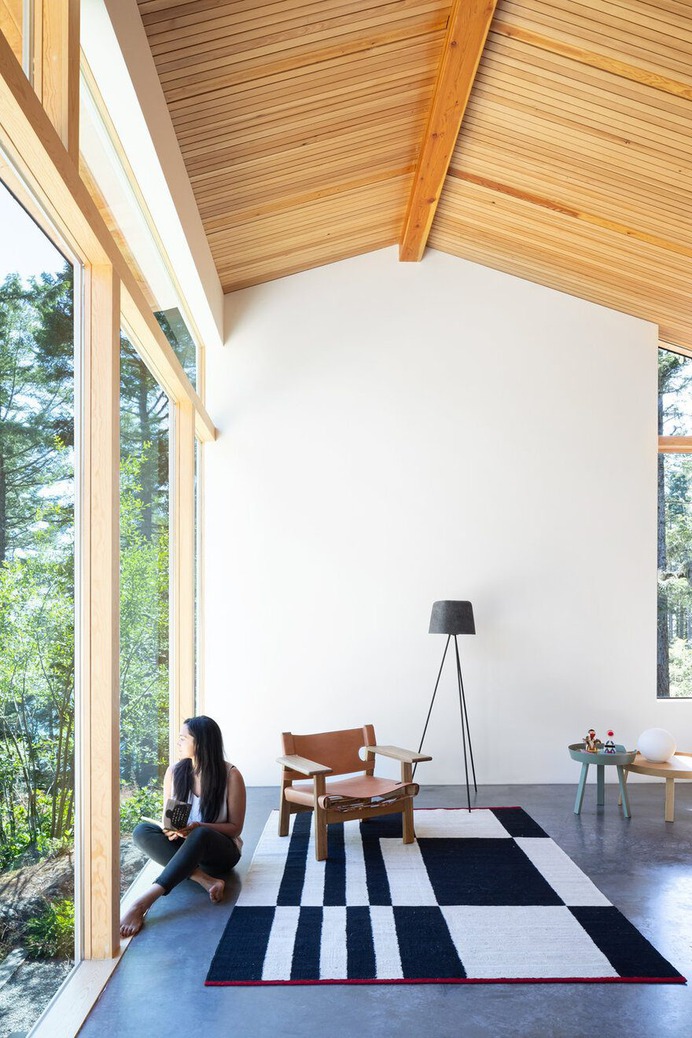 Campos Studio Has Integrated Sooke House with the Rhythm of the Forest