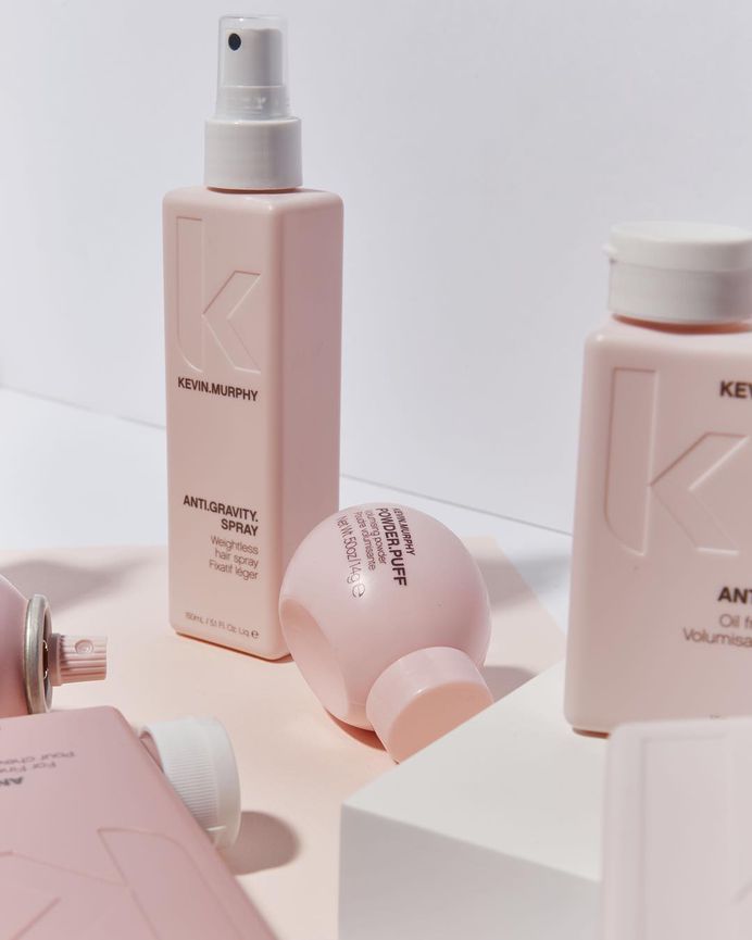 Defy gravity, and go bigger and even more beautiful with a burst of ANTI.GRAVITY.SPRAY. And don’t forget about your instant poof in a jar with POWDER.PUFF #lovekm #kevinmurphy #haircareregimen #haircareroutine #volume #hair #kevinmurphyhair
