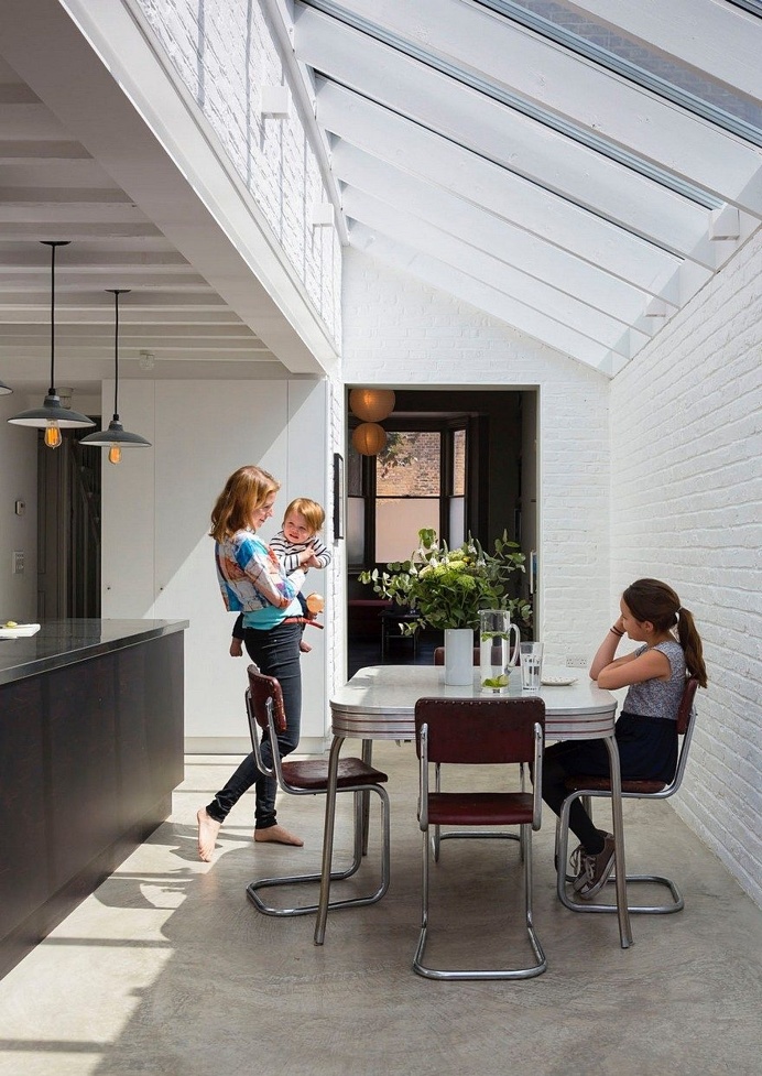 A Victorian Property Was Extended and Opened Out to Form an Elegant and Light Filled Home 4