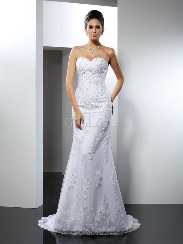 Robe de mariée avec lacets avec sans manches en satin de col en cœur de traîne moyenne