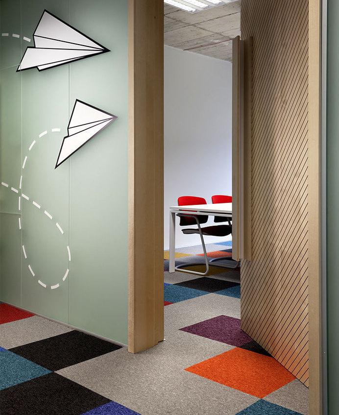 SiteGround Office Space by Cache Atelie site ground office space glass walls #office #space #work