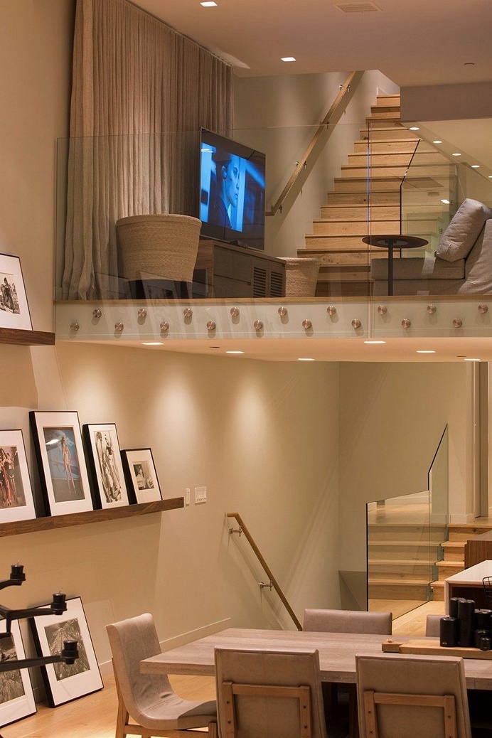The Hollister Apartment in Venice Beach Is Almost Completely Open To The Outside 8