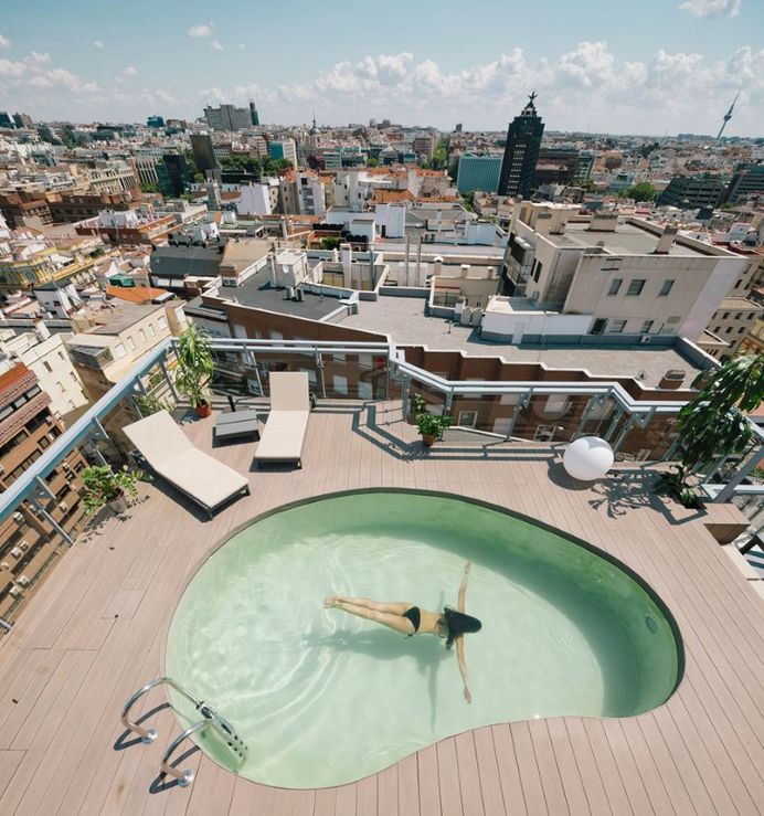 Attic House Situated in a Tower in the Center of Madrid (7)