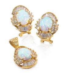 Fine Opal Jewelry Set,