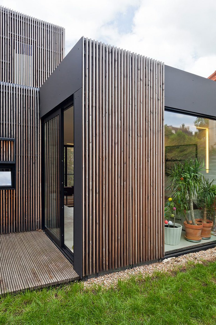 Wooden frame house / a + samuel delmas