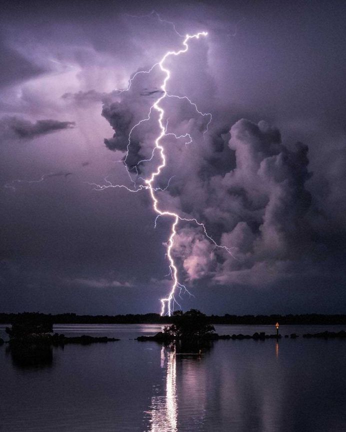 Stunning Storm Chasing and Weather Photography by Damon Powers