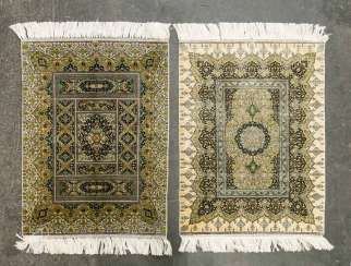 Two fine Koran-rugs made of silk. 20. Century, each approx. 62x47 cm