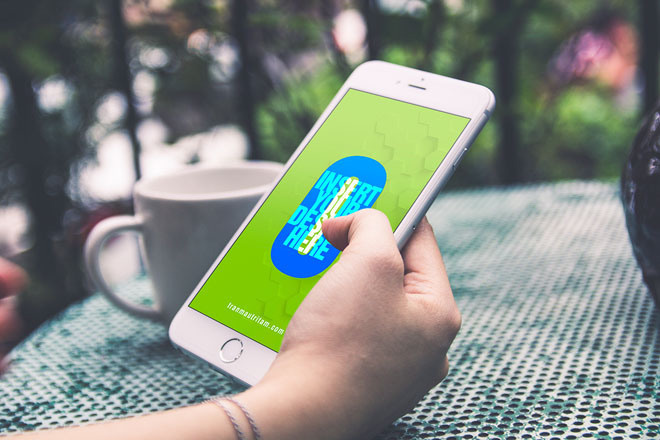 Zero : 6 Free Photorealistic iPhone 6 Mockup