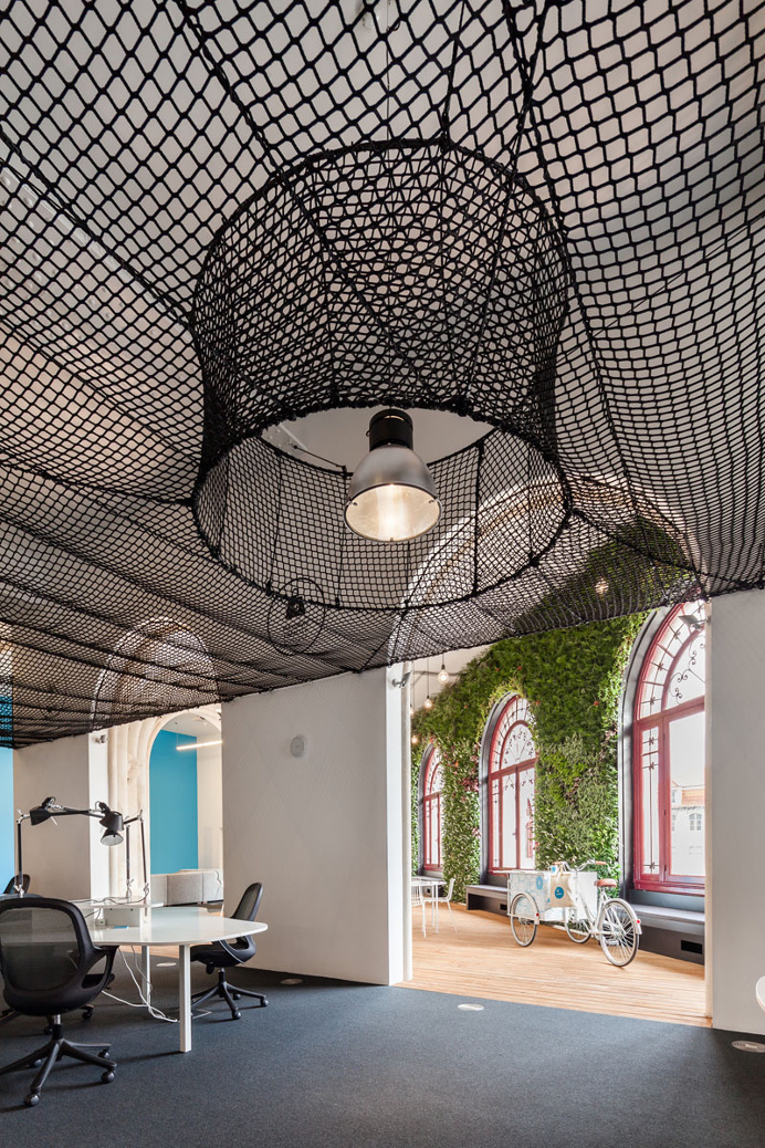 Uniplaces Headquarters in Lisbon by Paralelo Zero