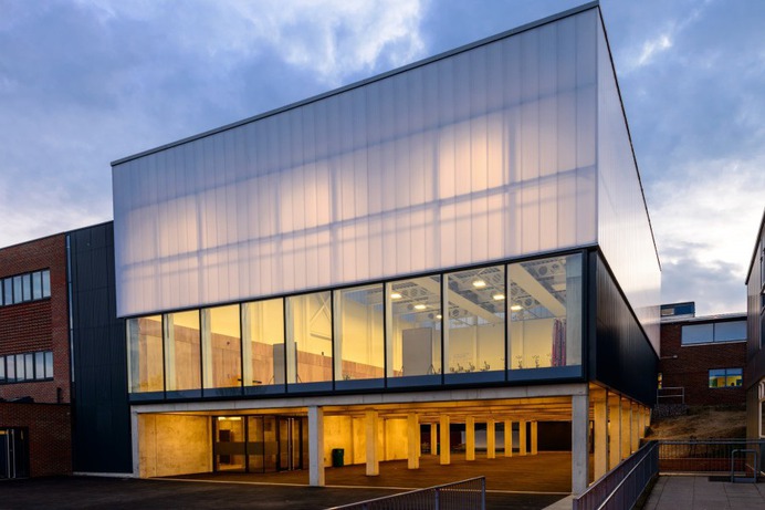 Polycarbonate glazing