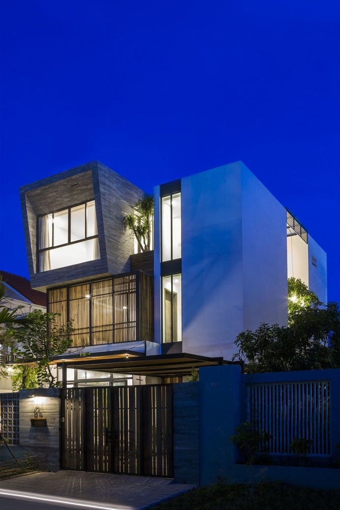 Modern Vertical Home Maximizes Light and Space in Nha Trang, Vietnam 19