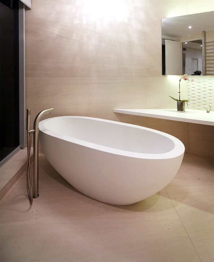 Spacious and Sophisticated Apartment in Sydney - #bath, #interior, #decor, home, bathroom
