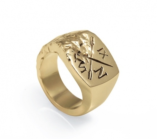 Ivy Noir / Gold Vermeil Signet Ring — SMITH/GREY Jewellery Design Studio #graphic #texture #gold #oars #ring #signet