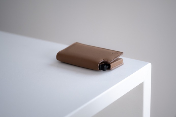 Ekster Wallet Review - Smart features in a slim package — minimalgoods