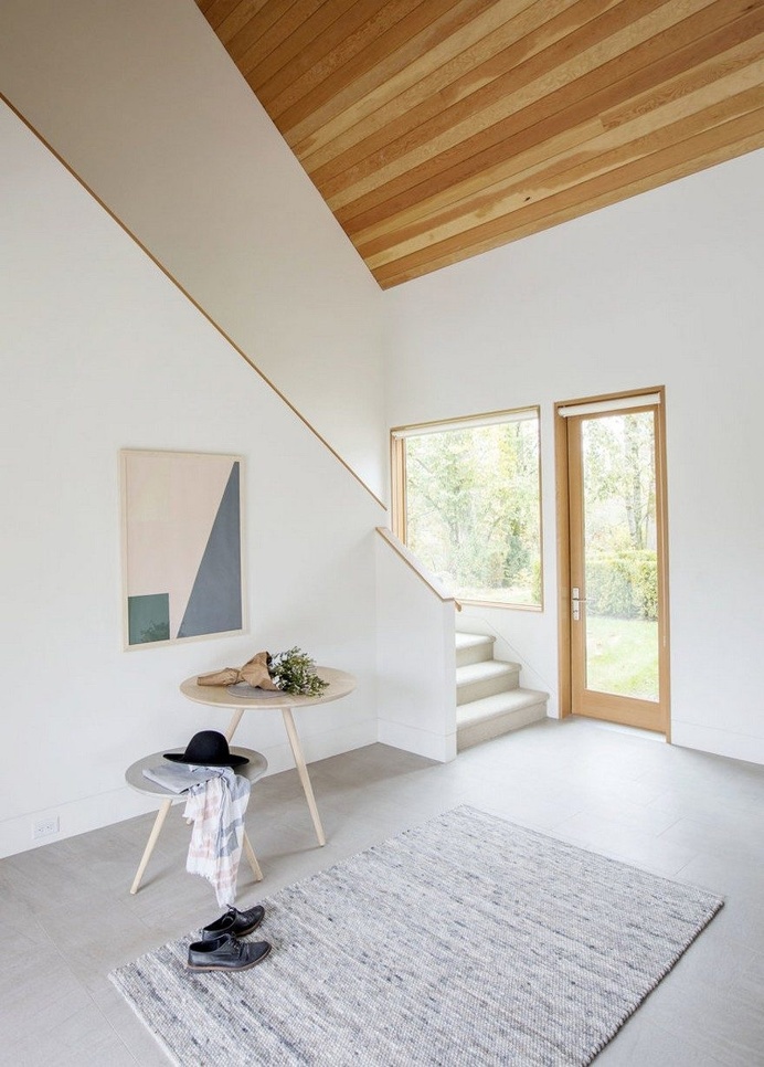 A Light-Filled Country Ranch in Rural British Columbia 3