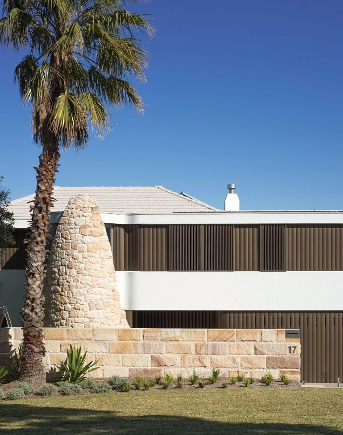 Martello Tower Home / Luigi Rosselli Architecture
