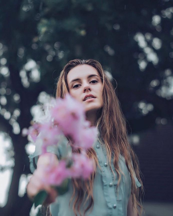 Gorgeous Lifestyle Portrait Photography by Benjamin Szentpaly