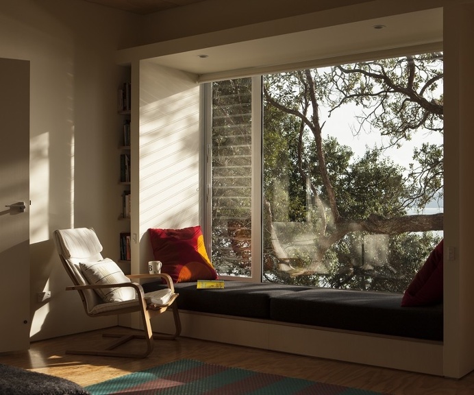 Arruba Bach – Exciting and Vibrant Treehouse by Bossley Architects