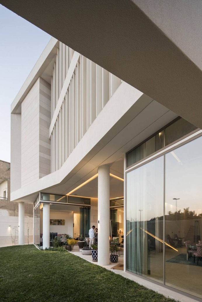 MT Villa by AlHumaidhi Architects