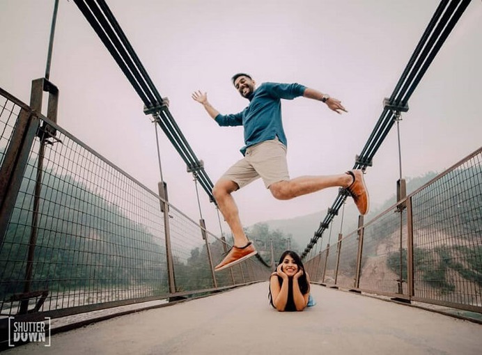 pre wedding pose for 2020