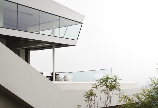 http://blog.leibal.com/interiors/residential/dt-house/ #architecture #minimalism