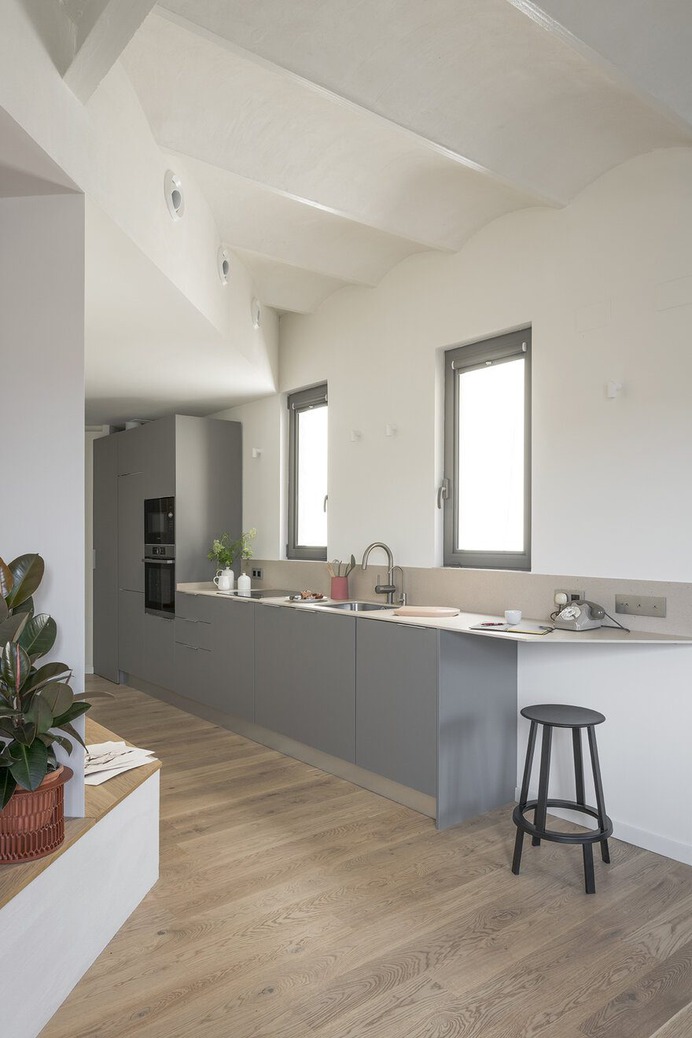 Sant Antoni Apartment Rehabilitation / Colombo and Serboli Architecture 5