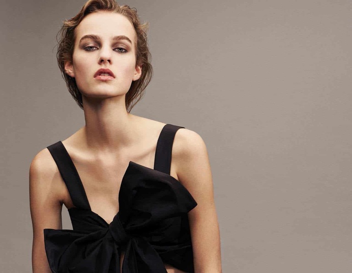 Maartje Verhoef by Ezra Petronio