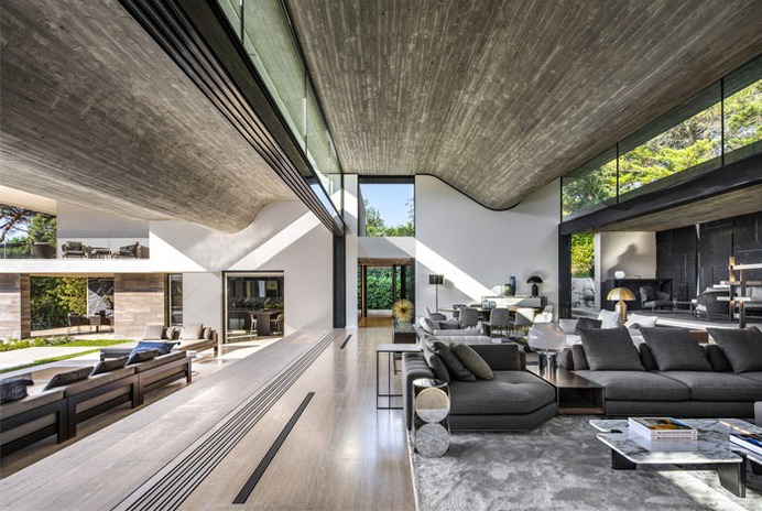 Summer House in Saint Tropez, France Designed by SAOTA - InteriorZine