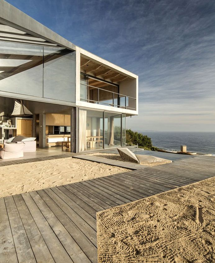 Modernistic Beach House on the Coast of Chilly - InteriorZine