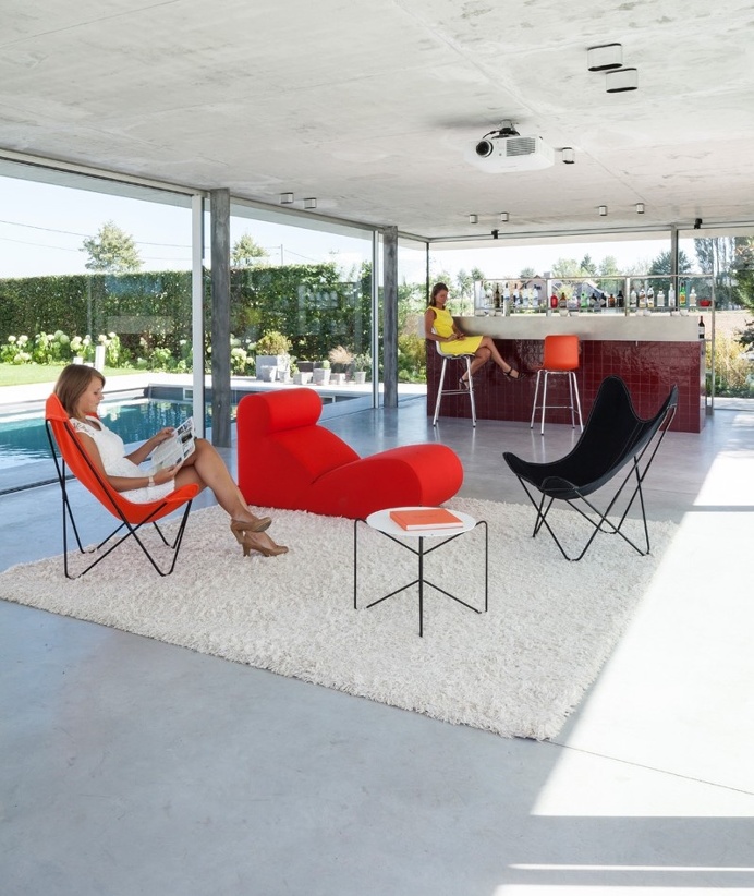 Glass And Concrete Pool House In Belgium