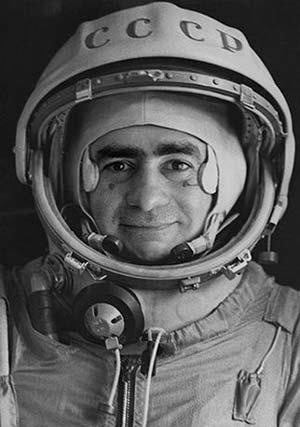 Joan Fontcuberta «Sputnik: The Odyssey of the Soyuz II» 1997. | Φrbit° sφaceφlace :: art in the age øf Φrbitizatiøn #joan #astronaut #fontcuberta #space #photography