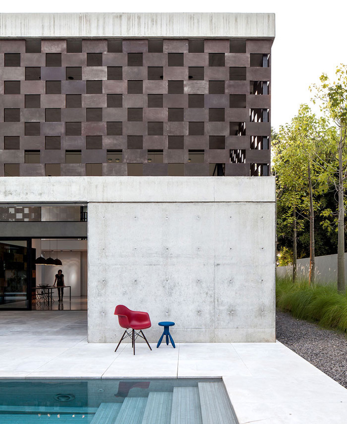Corten House Celebrating the Sun and Provoking a Play of Shadows - #architecture, #house, #home, #decor, #interior, #homedecor,