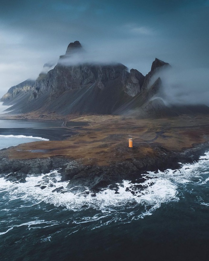 Minimalist Travel and Landscape Photography by Elliot Simpson