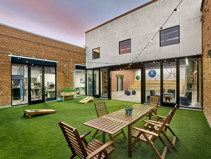 inner courtyard, Feldman Architecture