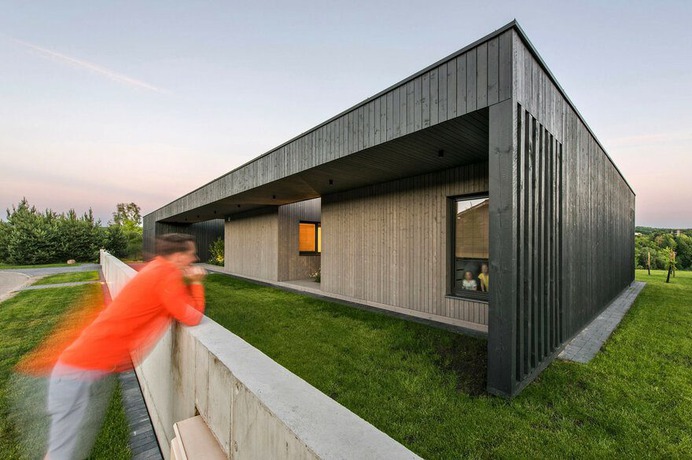 Black Box Single-Family House in Vilnius / PAO Architects