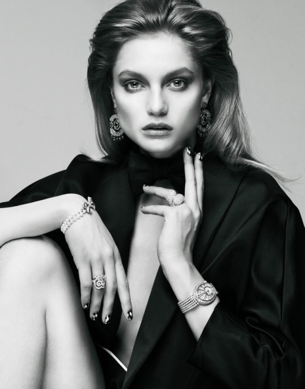 Fashion Photography: Svetlana Zakharova by Nikolay Biryuko #fashion #photography #inspiration