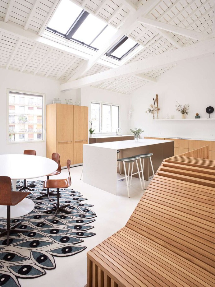 Parisian Penthouse Refurbished by 05 AM Arquitectura