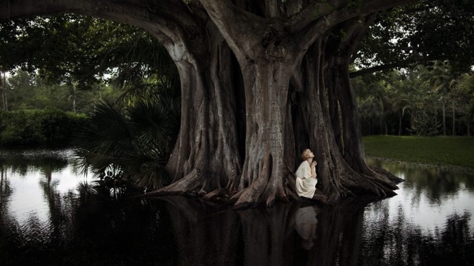 Incredibly Beautiful Dreamlike Portrait Photography by Laura Zalenga
