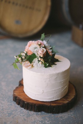 Relaxed Vintage Boho Wedding Inspiration - floral cakes