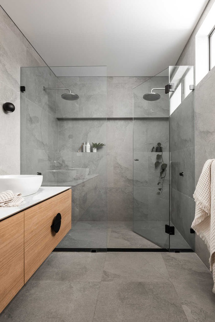 bathroom - Alteration and Addition by Dalecki Design