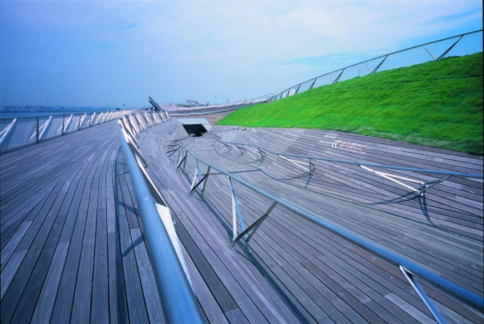 Yokohama Port Terminal topology & handrails, Foreign Office Architects #FOA #yokohama #port #japan
