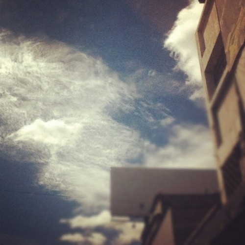 Cardenal #blur #building #sky