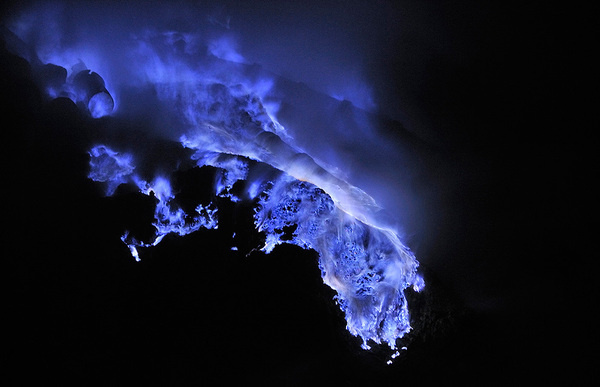 Nightly Kawah Ijen by Olivier Grunewald | Iconology #grunewald