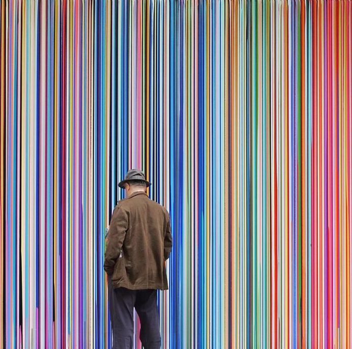 Playful and Minimalist Street Photography by Emilio Chulià