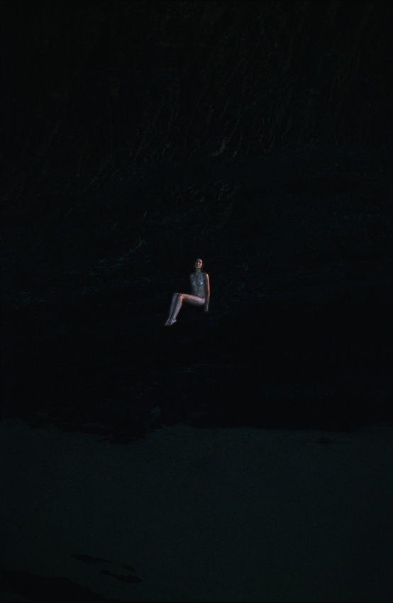 Synchrodogs for L'imparfaite | Flickr - Photo Sharing! #illustration #photography #woman #painting #darkness #isolation #alone