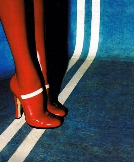 img29.jpg 500×602 pixels #red #lines #vintage #heels #fashion #blue #high