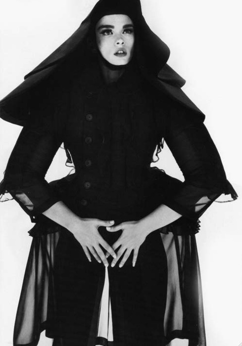 PLUME DE POULE #layers #woman #black #photography #fashion
